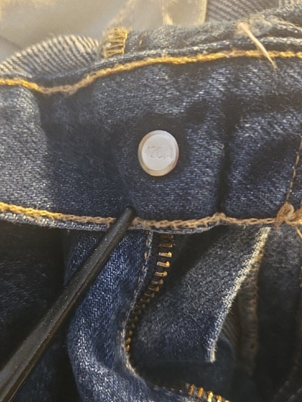 Levi's Men's Blue Relaxed Wide Jeans with Knee Panels - Picture 9 of 10